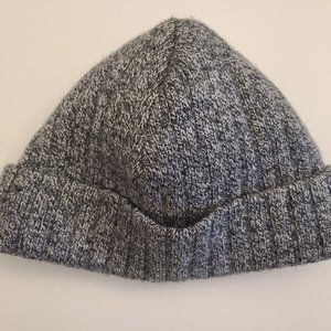 Mencer Gray Beanie